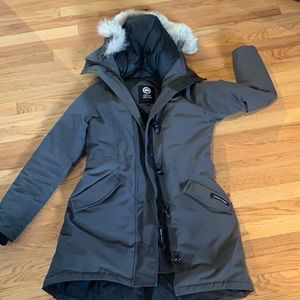 Canada Goose Women’s M Rossclair Parka in Graphite